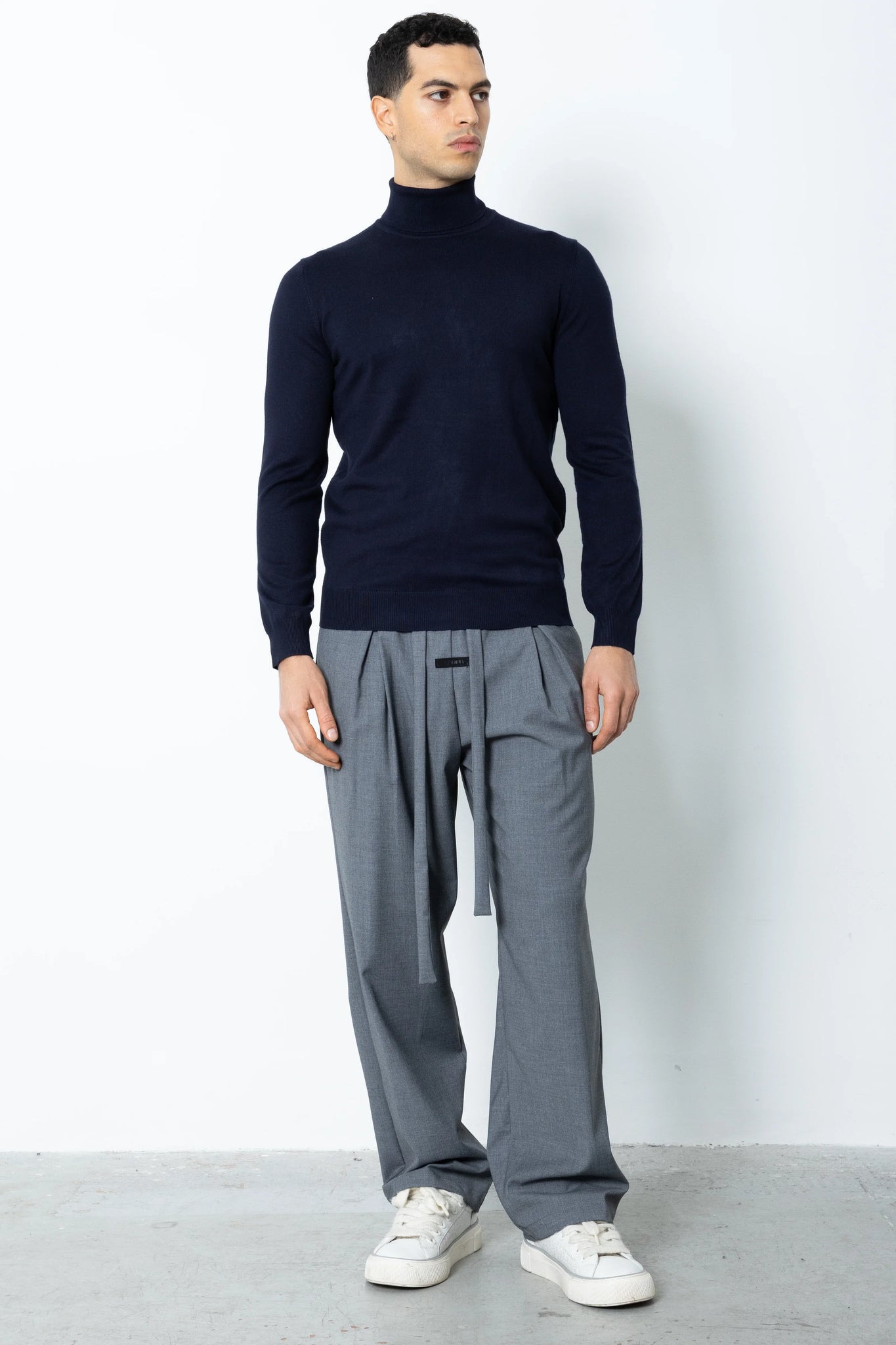 Maglione collo alto in filo