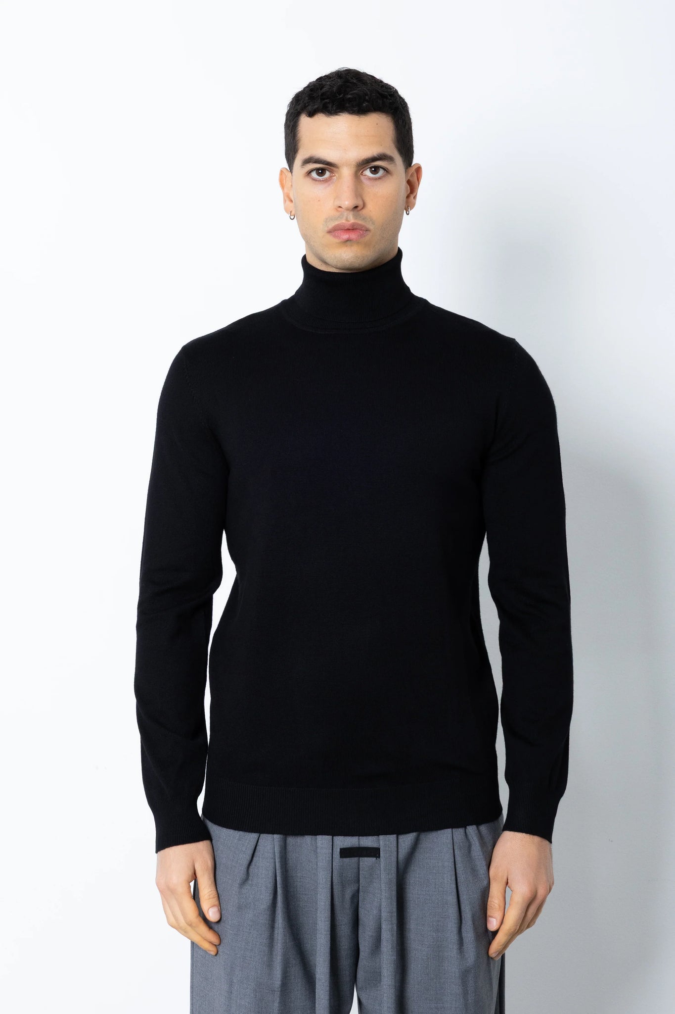 Maglione collo alto in filo