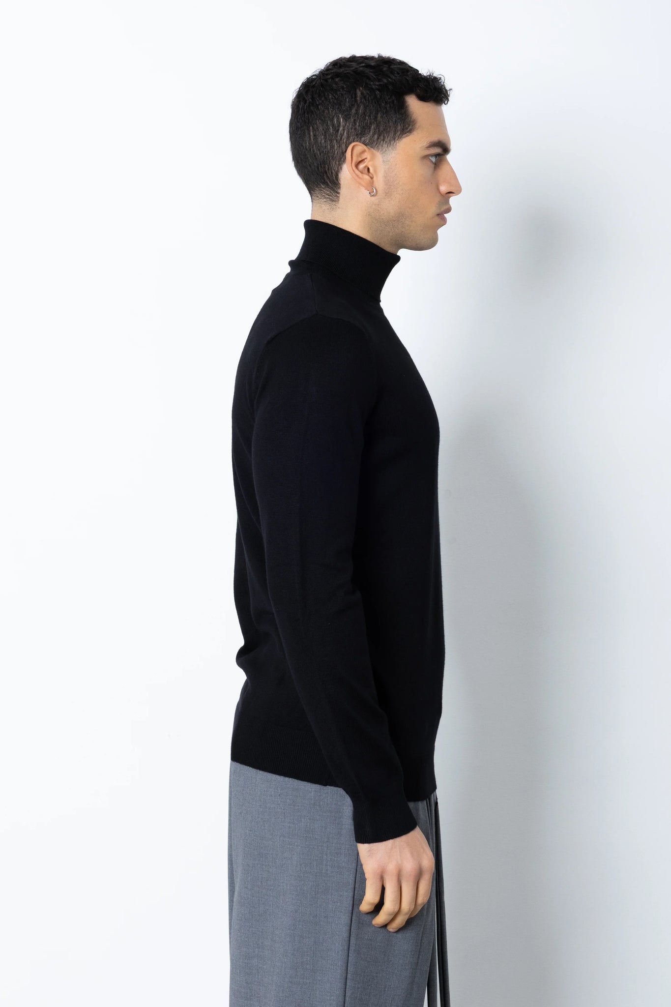 Maglione collo alto in filo